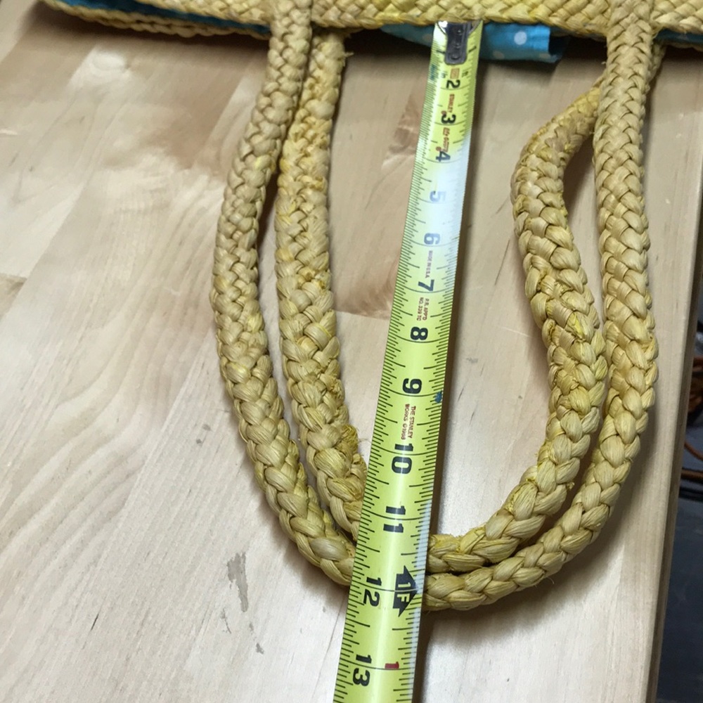 Woven straw beach bag with liner - Picture 9 of 13